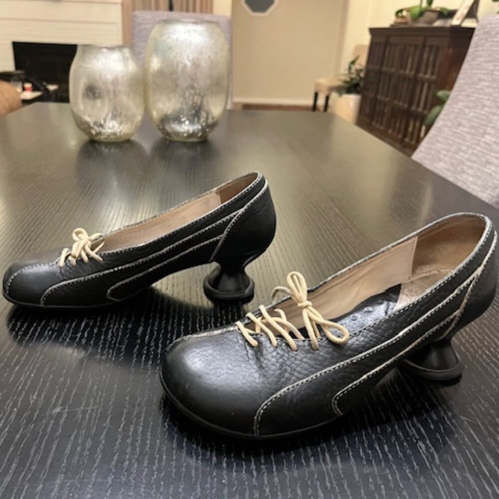 John Fluevog Black Minstrel Adagio Low Pump with Yellow Laces, size 8.5